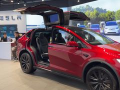 -TESLA 特斯拉(上海太古汇体验店)