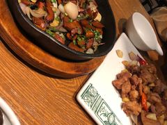 -云海肴·汽锅鸡·云南菜(天山百盛优客店)