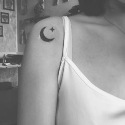 肩部-怪咖纹身刺青