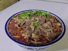 -何猫特色黄焖羊肉