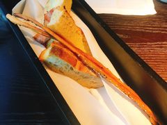 餐前面包-当米亚诺意大利餐厅(武汉光谷凯悦酒店)