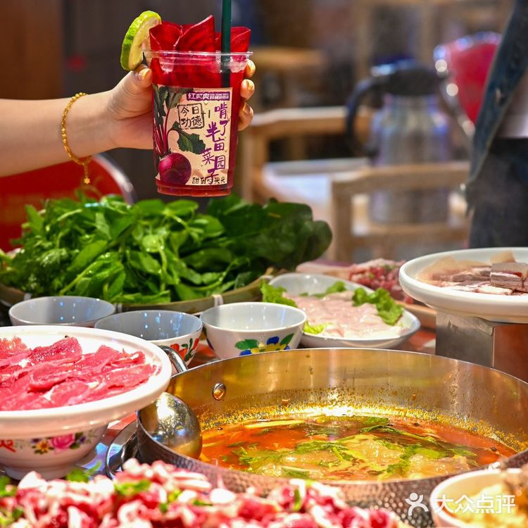 遵义心中第一牛逼好吃的酸汤牛肉火锅。。。 