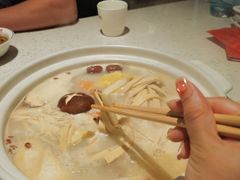 -三人行骨头王火锅(长寿店)
