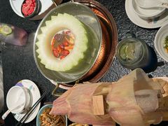 -得意咚瓜·顺德鱼生·冬瓜火锅(深圳首店)