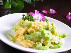 苦瓜炒鸡蛋-沾益辣子鸡