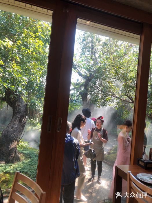 Chom Cafe and Restaurant图片