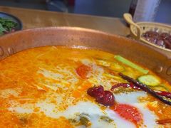 -洱火云南酸菜牛肉火锅(石景山当代商城店)