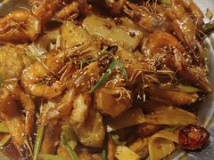翅中虾-后院烤吧·木炭烧烤·烤鱼·云贵川火锅(忻州古城店)
