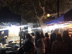 -吴山路夜市