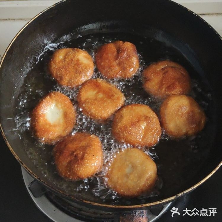 特色推荐： 大集绿豆包子可是我们蔡甸的一绝