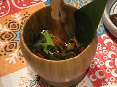 手撕椒松花蛋-云海肴·汽锅鸡·云南菜(天山百盛优客店)