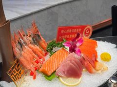 -云顶旋转自助景观餐厅