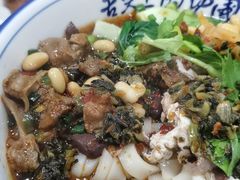 -裕新楼粉面馆·石磨手工粉(四方坪店)