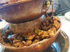 香辣牛腩爱上蛙-老佛爷铜炉蛙锅(海岸城店)