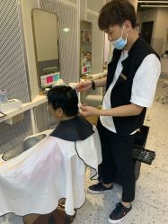 -PE SALON 