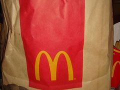 装食物的纸袋-麦当劳(朝阳路得来速店)