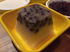 红豆椰汁糕-七七家的糖水店(涠洲岛3号店)