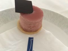 -广州塔卢特斯法国旋转餐厅