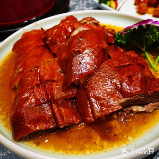 谢家烧鹅王(嘉逸财富店)