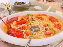 -荣誉海鲜酒楼(海湾店)