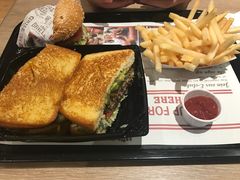 -The Habit Burger Grill 哈比特汉堡(爱琴海店)