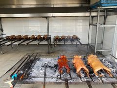 -姐妹四更烤猪店