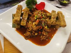 -刘姐啤酒鱼民族演艺餐厅(西街总店)