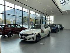 -上海宝信宝马4S店