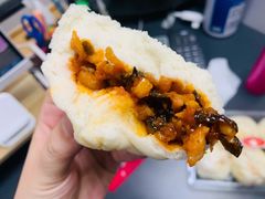 鱼香肉丝包子-白玉兰传统小吃