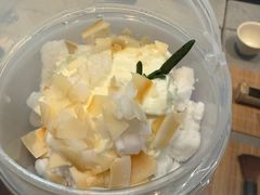 手作生打椰皇冰-喜茶(深圳万象城黑金店)