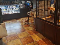 面包甜点陈列柜-红跑车(三牌楼店)