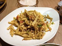 -耶里夏丽·新疆菜·28年喀什老馆(田林东路店)