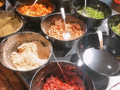 -爆炸头阿姨小四川正宗川味小吃(无任何分店)
