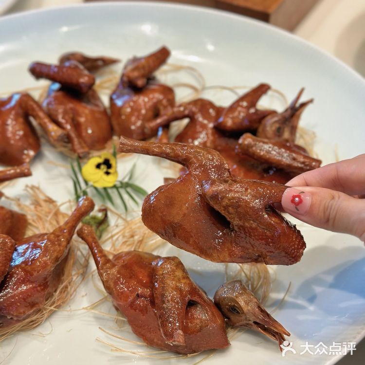 被这家粤菜私厨的环境震撼到了👀