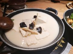 土家手掰柴火豆腐-吃饭皇帝大(合生汇店)