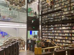 -钟书阁(群光广场店)