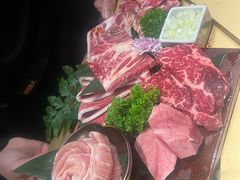-铭牛烧肉·和牛海鲜自助(高新月牙湖店)