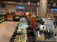 -广州万富希尔顿酒店·感趣自助餐厅·金秋蟹宴生蚝海鲜刺身