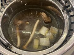 菌菇锅底-龍歌自助小火锅(城阳万象汇店)