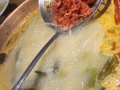 -洱火云南酸菜牛肉火锅(石景山当代商城店)