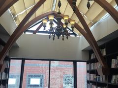 -钟书阁(松江泰晤士小镇店)