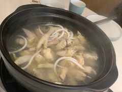 -东椰·海南椰子鸡火锅(朝阳门店)