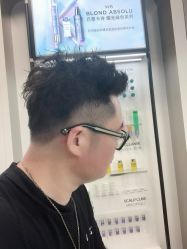 -变画·发型STUDIO