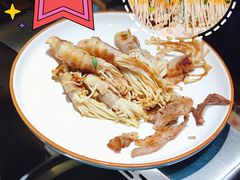 -明洞阿姨·韩式酱蟹烤肉·创意料理(三元桥店)