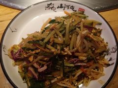 -山河屯铁锅炖(哈西站店)