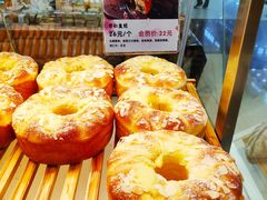 杏仁皇冠-皇后西斯汀饼店(文化路店)