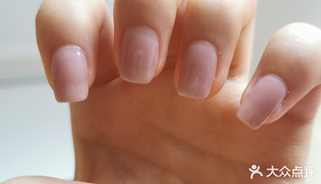 位置在欧亚大观A2号楼1003室 店内环境非常清新