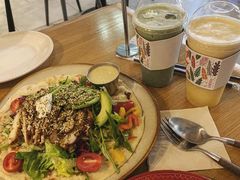 照烧鸡肉配牛油果拉法沙拉-HELLO 27 意面·沙拉·帕尼尼