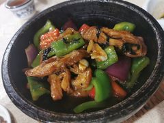 铁板肥肠-鲤鱼塘农家山庄