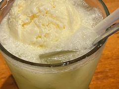 melon&nbsp;soda&nbsp;float-Guu with Garlic(Robson)